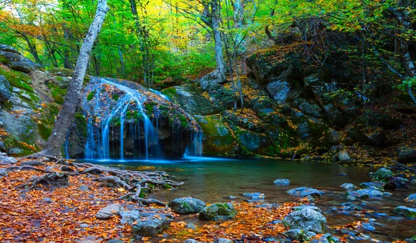 Красивий Водоспад Гірському Каньйоні — стокове фото