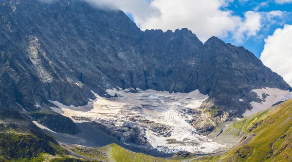 Bergdal Med Glaciär Berg Bunken — Stockfoto