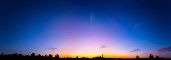 Akşam Güneşi Iyi Doğal Açık Arka Plan Parlayan Ile Alacakaranlık — Stok fotoğraf