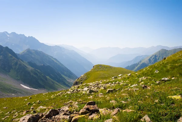 Grön Bergsdal Tidigt Morgonen — Stockfoto