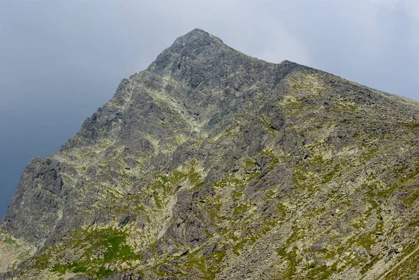 Closeup Krivan Mount Top Πυκνά Σύννεφα — Φωτογραφία Αρχείου