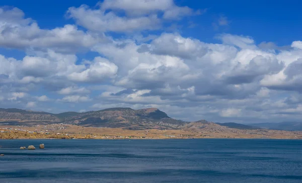 Baia Mare Estiva Sotto Cielo Nuvoloso Cumulus — Foto Stock