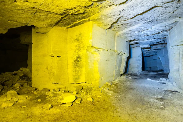 Yeraltı Mezarlığında Bir Tünel Doğal Yeraltı Manzarası — Stok fotoğraf