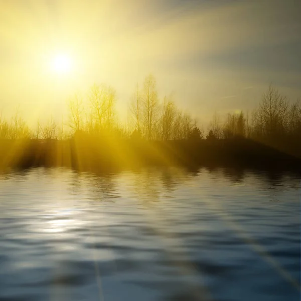 Dramatický Západ Slunce Nad Tichým Jezerem — Stock fotografie