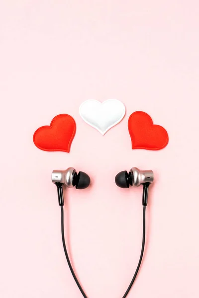 Red White Hearts Black Music Earphones Smartphone Pink Pastel Background — Stock Photo, Image