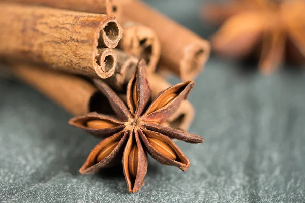 anason tohumu ve kabuk tarçın