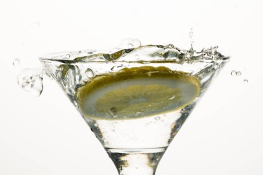 limon dilimi maden suyunda