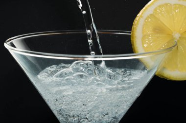 limon dilimi maden suyunda