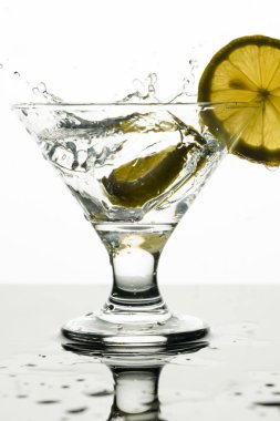 limon dilimi maden suyunda