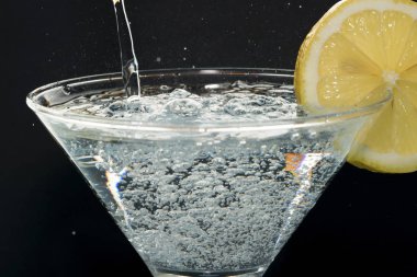 limon dilimi maden suyunda