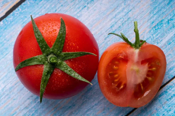 방울과 신선한 토마토 — 스톡 사진