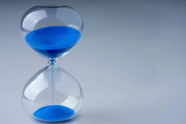 時間を測定するために色のレトロな砂時計 — ストック写真