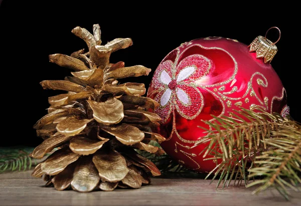 Nieuwjaar Achtergrond New Year Ball Takken Van Kerstboom Gouden Spar — Stockfoto