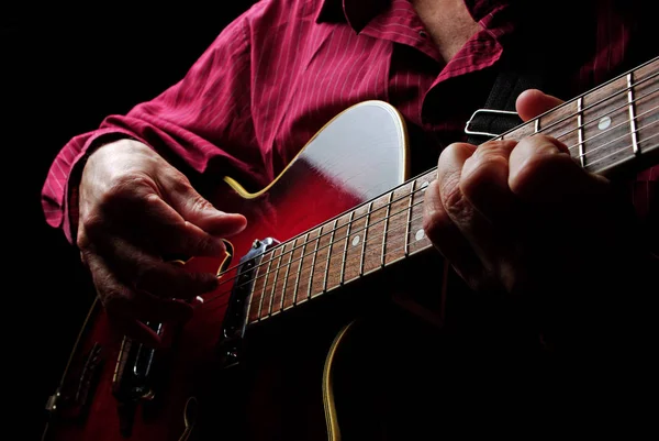 Gitarristen Händer Och Gitarr Närbild — Stockfoto