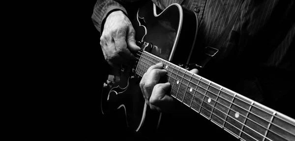 Gitarzysta Ręce Gitara Bliska — Zdjęcie stockowe