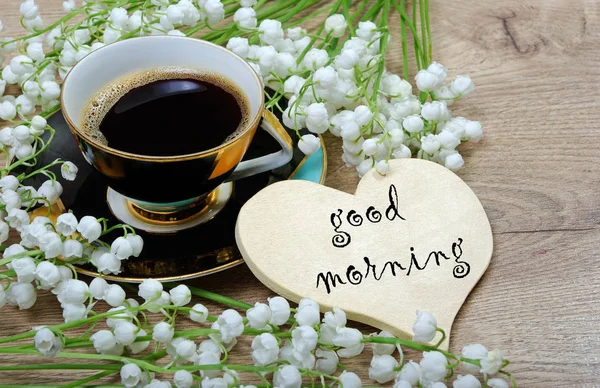 Guten Morgen Morgenkaffee Und Maiglöckchen Auf Einem Holztisch — Stockfoto
