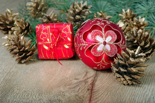 Nieuwjaar Achtergrond New Year Ball Takken Van Kerstboom Gouden Spar — Stockfoto