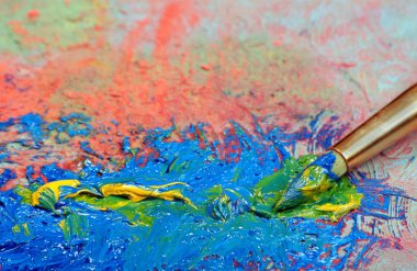 Palet ve sanatçı fırçalar fırça vuruşları 