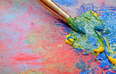 Palet ve sanatçı fırçalar fırça vuruşları 