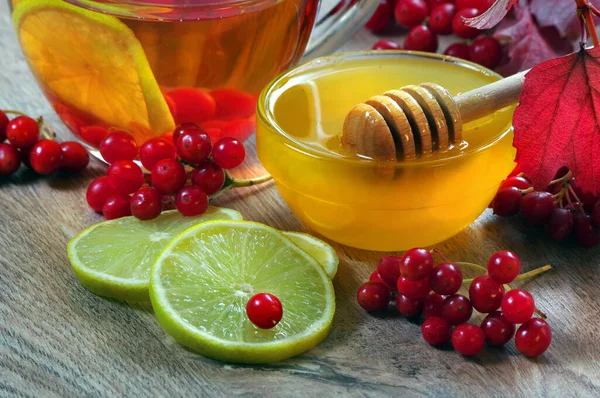 Viburnum Tee Honig Und Limette Auf Einem Holztisch Medikamente Gegen — Stockfoto