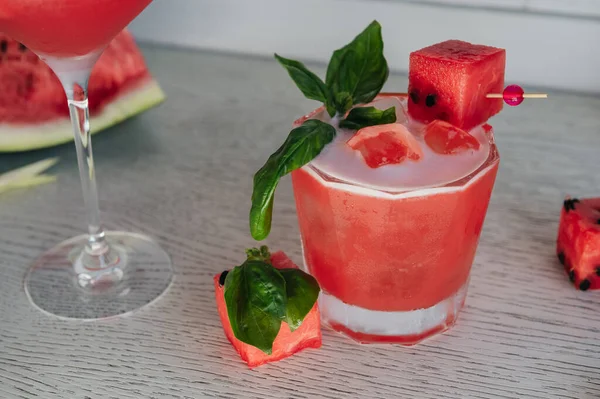 Zoete Watermeloen Cocktail Een Houten Tafel — Stockfoto