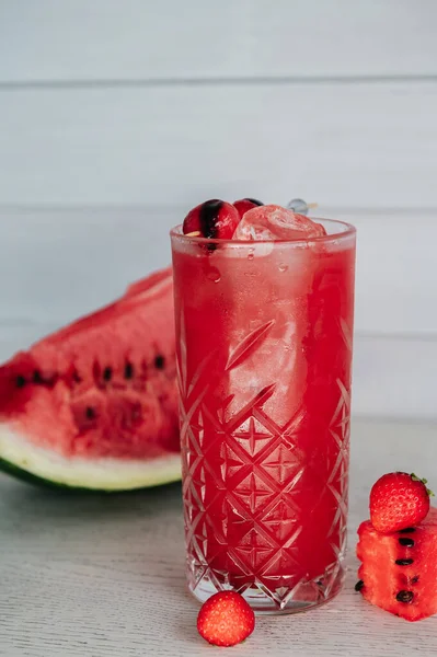 Frischer Wassermelonen Cocktail Auf Einem Holztisch — Stockfoto