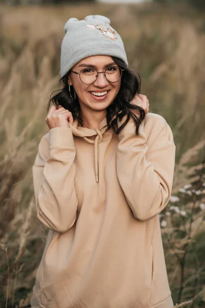 Portrait Smiling Brunette Girl Glasses Field — Stock Photo, Image