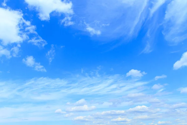 Blå Himmel Med Vackra Moln Bakgrund — Stockfoto