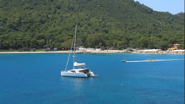 Kemer Turquía Junio 2018 Hermoso Yate Barco Motor Con Plátano — Vídeo de stock