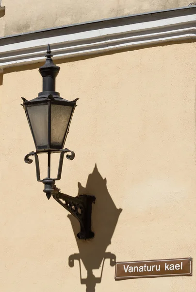 Laterne Mit Schatten Der Wand Tallinn Estland — Stockfoto