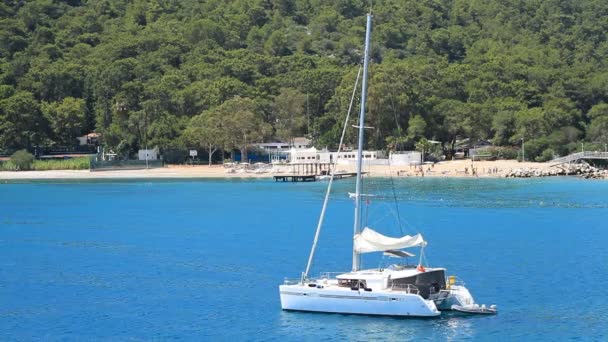 Kemer Turkey June 2018 Beautiful Yacht Catamaran Mediterranean Kemer Turkey — Stock Video