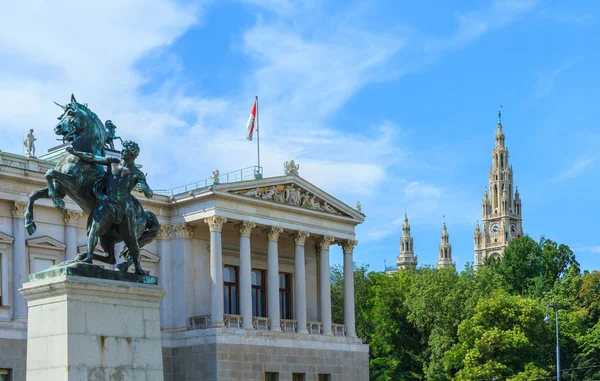 Парламент Австрии и мэрия Вены — стоковое фото
