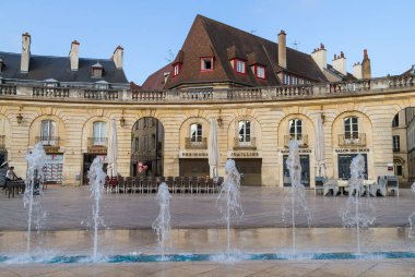 Dijon, Fransa 'nın tarihi merkezinde kurtuluş Meydanı