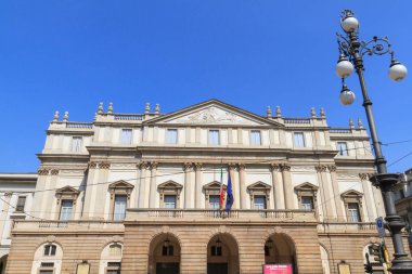 Milano, Italya 'da fener ile La Scala Opera
