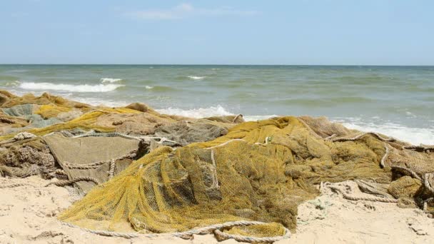 Redes Pesca Beira Mar Com Ondas — Vídeo de Stock