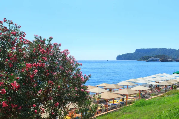 Centralna plaża miejska w Kemer, Turcja — Zdjęcie stockowe