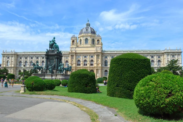 Maria theresien platz park in wien — Stockfoto