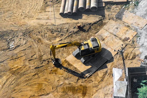 Havadan görünümü devam eden inşaat ve site hazırlık.