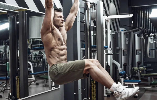 Bodybuilder Gars Faire Exercice Faire Des Chin Ups Barre Horizontale — Photo