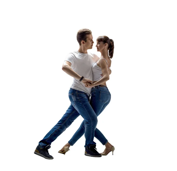 Schönheitspaar Tanzt Gesellschaftstanz Kizomba Oder Bachata Oder Semba Oder Taraxia — Stockfoto