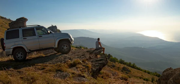 Beleza natureza paisagem, viajando no conceito de carro — Fotografia de Stock