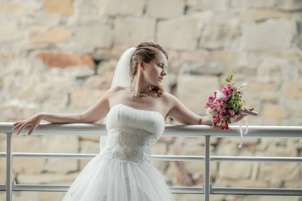 Retrato de casamento linda noiva — Fotografia de Stock