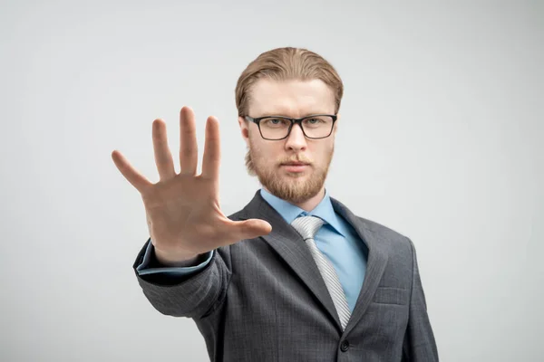 Porträt Eines Mannes Geschäftsmann Mit Brille Brille Zeigt Geste Handfläche — Stockfoto