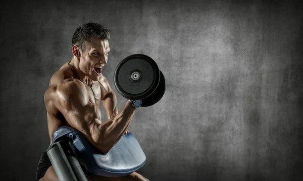 Man Bodybuilder Perform Exercise Dumbbell Grey Wall Background — Stock Photo, Image