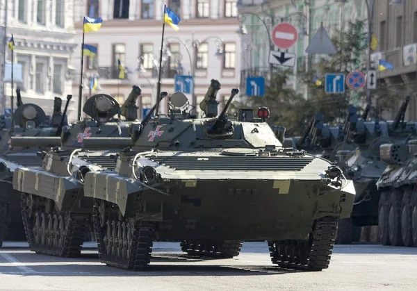 Военная Техника Улицах Города — стоковое фото