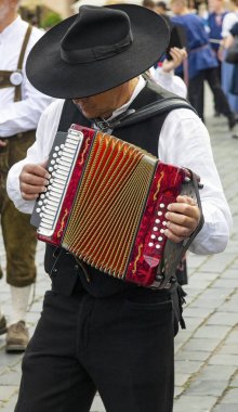 Müzisyen ile uyum sokak şehir