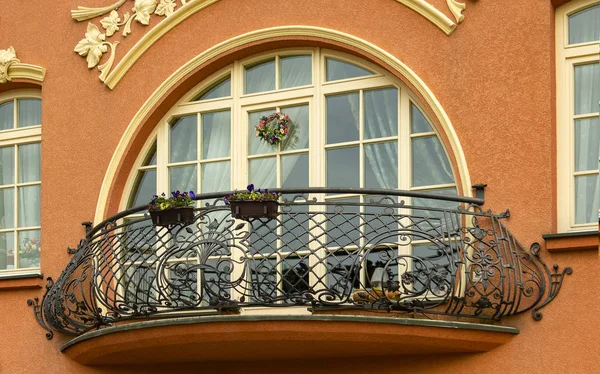 Balcony with wrought iron railings — Stock Photo, Image