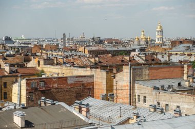 Saint-Petersburg çatılar