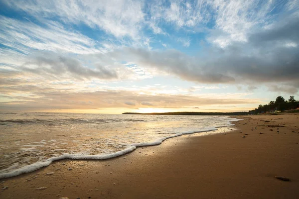 Yaz akşamları renkli sahil. Beyaz deniz, Kuzey beyaz gece