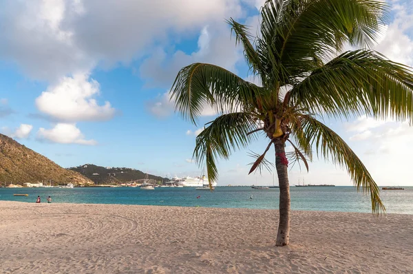Gran Playa de la Bahía - Philipsburg Sint Maarten (Saint Martin) - Ca — Foto de Stock